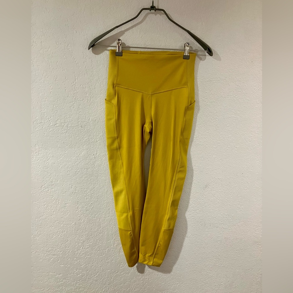 All in Motion XS yellow leggings women’s gym workout yoga bright pockets